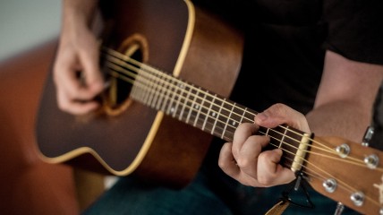 OORLOGSSTEMMEN met GUY VERLINDE